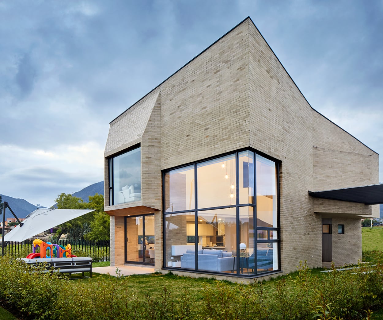 Las casas de Macarena ofrecen un diseño innovador y moderno.