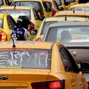 Uber, que llegó a Colombia a finales de 2013, ha tenido gran acogida en ciudades como Bogotá, donde numerosos usuarios se quejan de la calidad del servicio prestado por los taxis tradicionales.