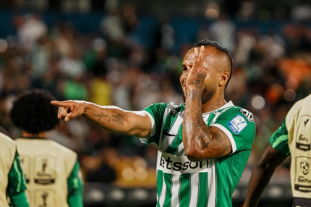 Atlético Nacional celebra sus tres puntos ante Jaguares en Medellín.