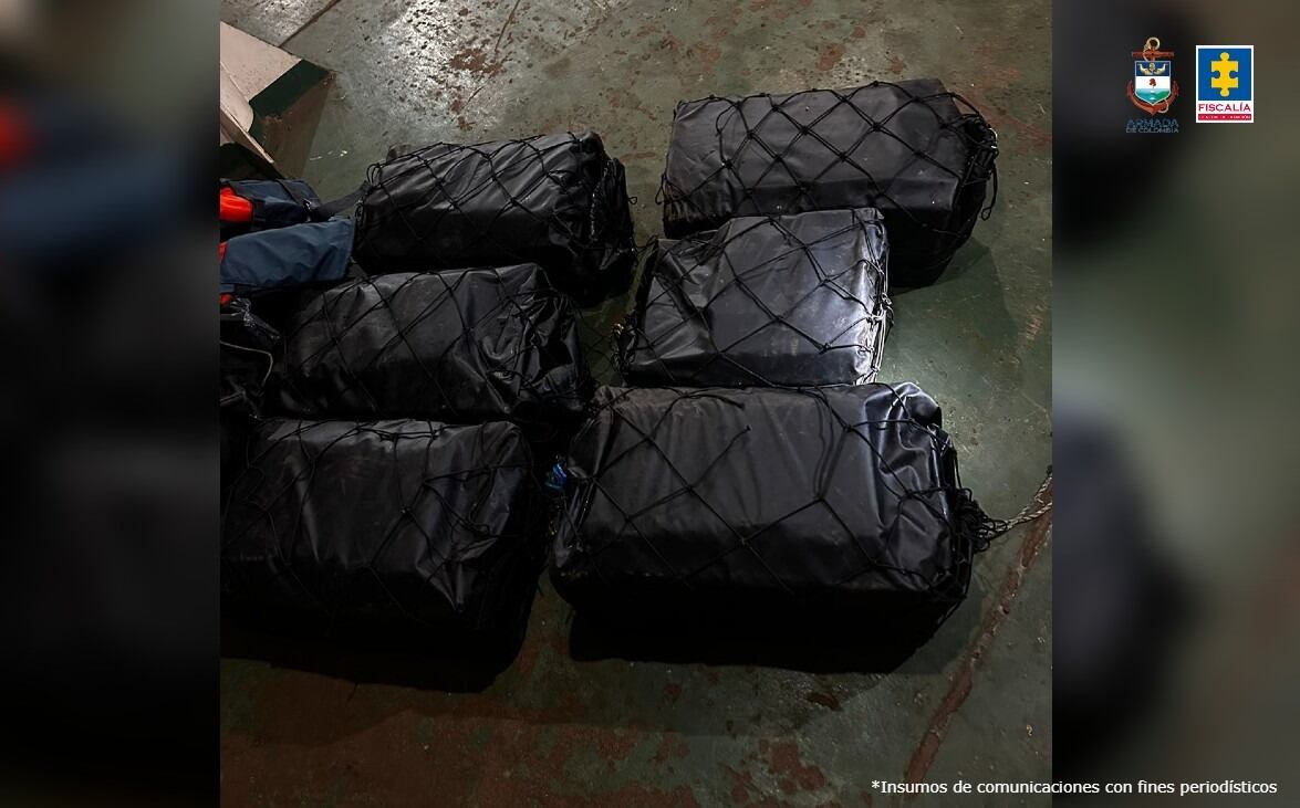 Se escondieron en una embarcación de bandera ucraniana con tulas cargadas de estupefacientes, las cuales pretendían trasladar a España.