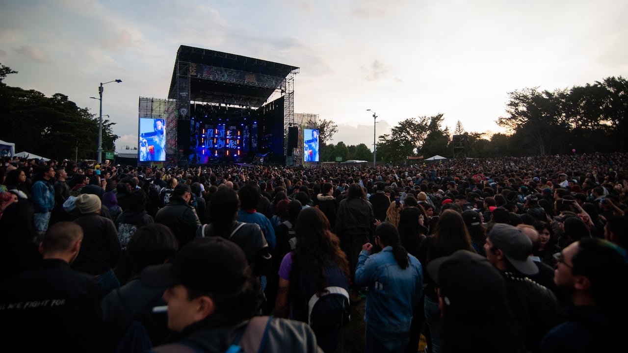 Una vista general del Escenario Plaza durante el tercer día del regreso del festival de música 'Rock al Parque', el festival de rock más grande de América Latina y el tercer festival de rock más grande del mundo, en Bogotá, Colombia, el 27 de noviembre de 2022. (Foto de: Chepa Beltrán/Long Visual Press/Universal Images Group vía Getty Images)