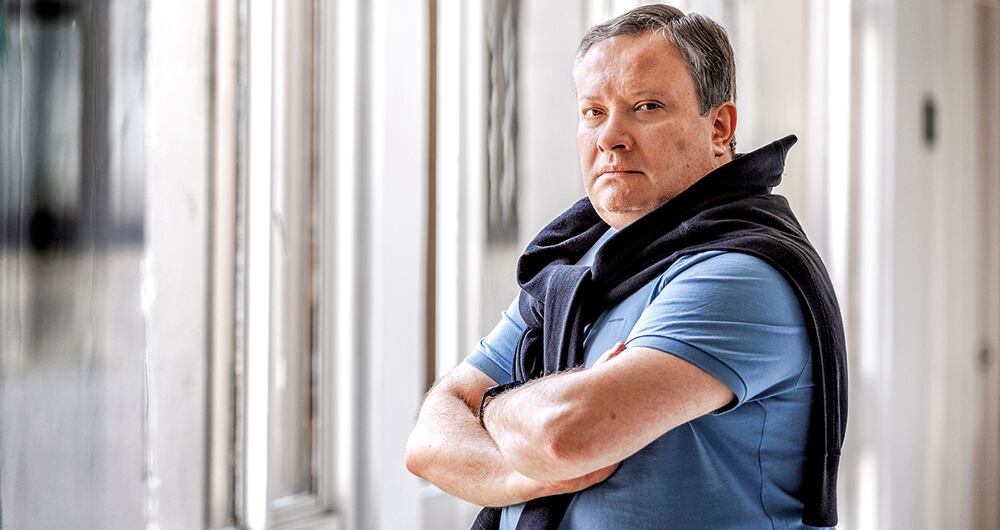  Manuel Patarroyo, el hijo del reconocido científico, también es un renombrado médico e investigador. A la derecha, el trasteo del instituto. 