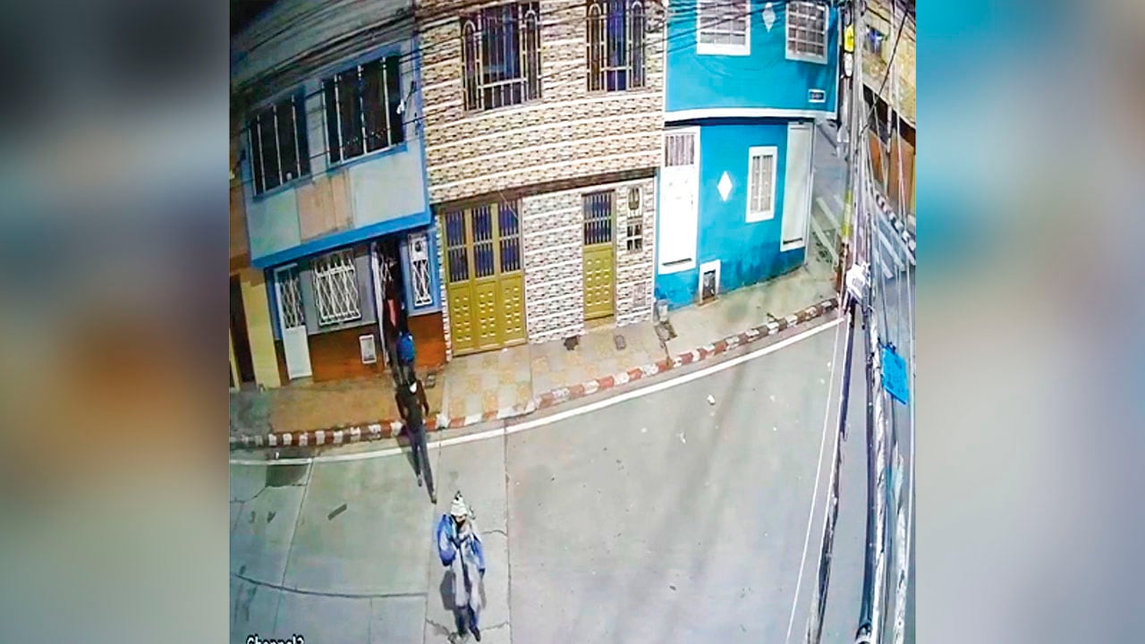 La directora del Dapre, Angie Rodríguez, denunció que la casa de sus padres fue vandalizada. Reveló los videos en los que se confirma lo ocurrido.