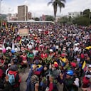 Mujeres indígenas y estudiantes se manifiestan para mostrar su apoyo a las recientes protestas y el paro nacional contra el gobierno del presidente Guillermo Lasso, frente a la Universidad Central, en Quito, Ecuador, el sábado 25 de junio de 2022. Foto: AP/ Dolores Ochoa.