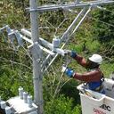 Suspenden servicio de energía en finca de Alex Manga.