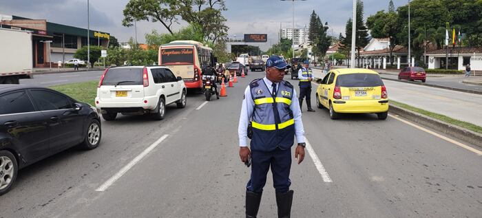 Está por iniciar la expedición de multas por no contar con la licencia al día.