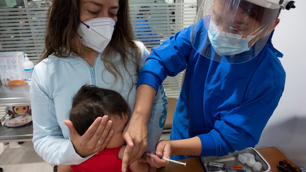 La tosferina es una enfermedad que se puede prevenir iniciando y completando los esquemas de inmunización