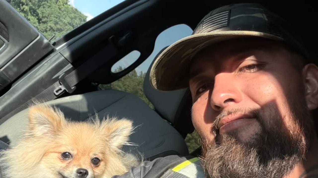 René Silva, dueño de los perros.