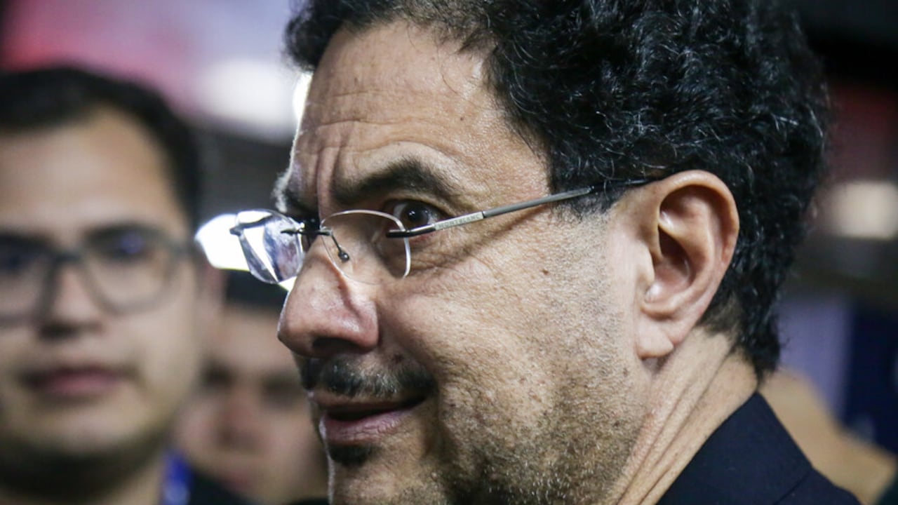 Iván Cepeda y Tomás Uribe se han enfrentado en redes sociales, pero la situación podría escalar y llegar a la justicia, según sostuvo el senador. Foto: Colprensa / El País.