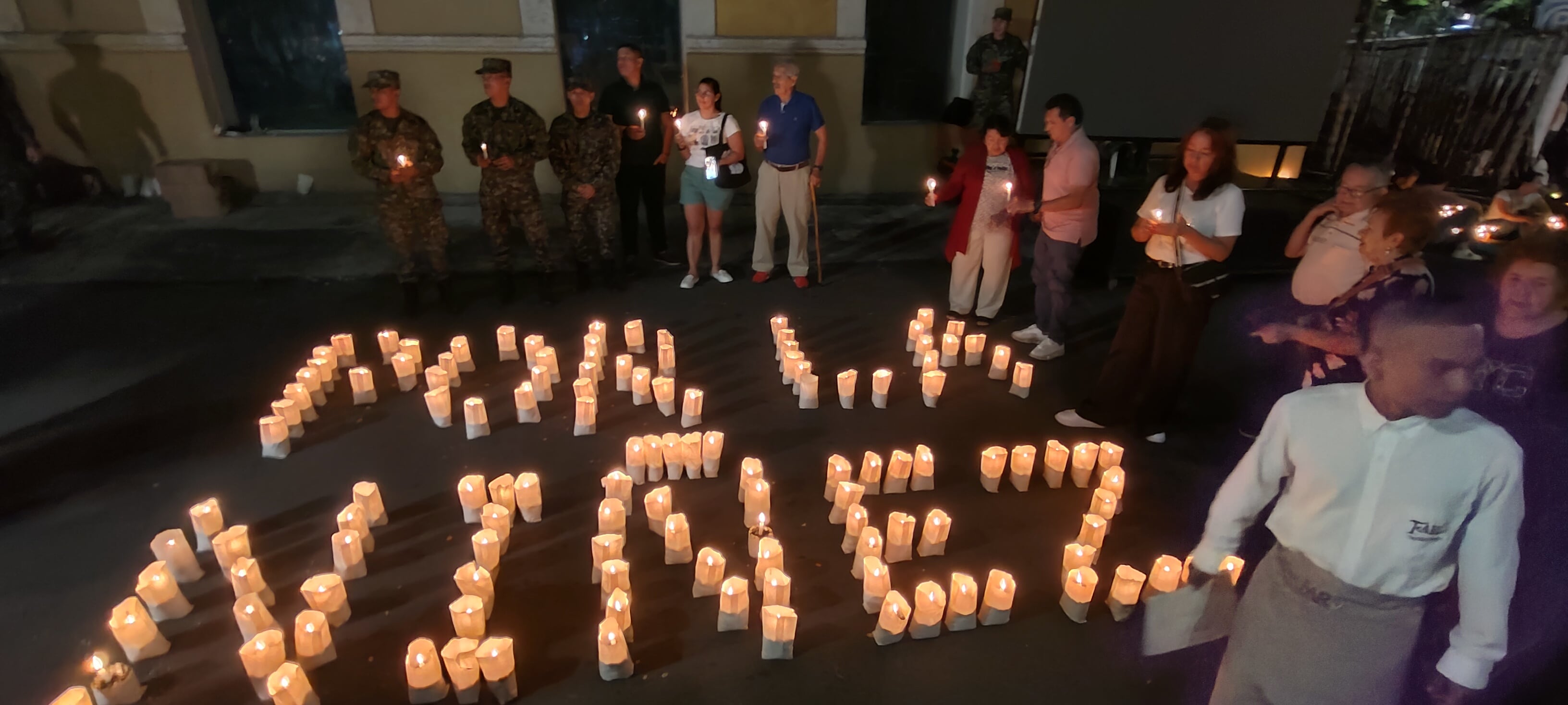 Así fue la velatón realizada en El Peñón.