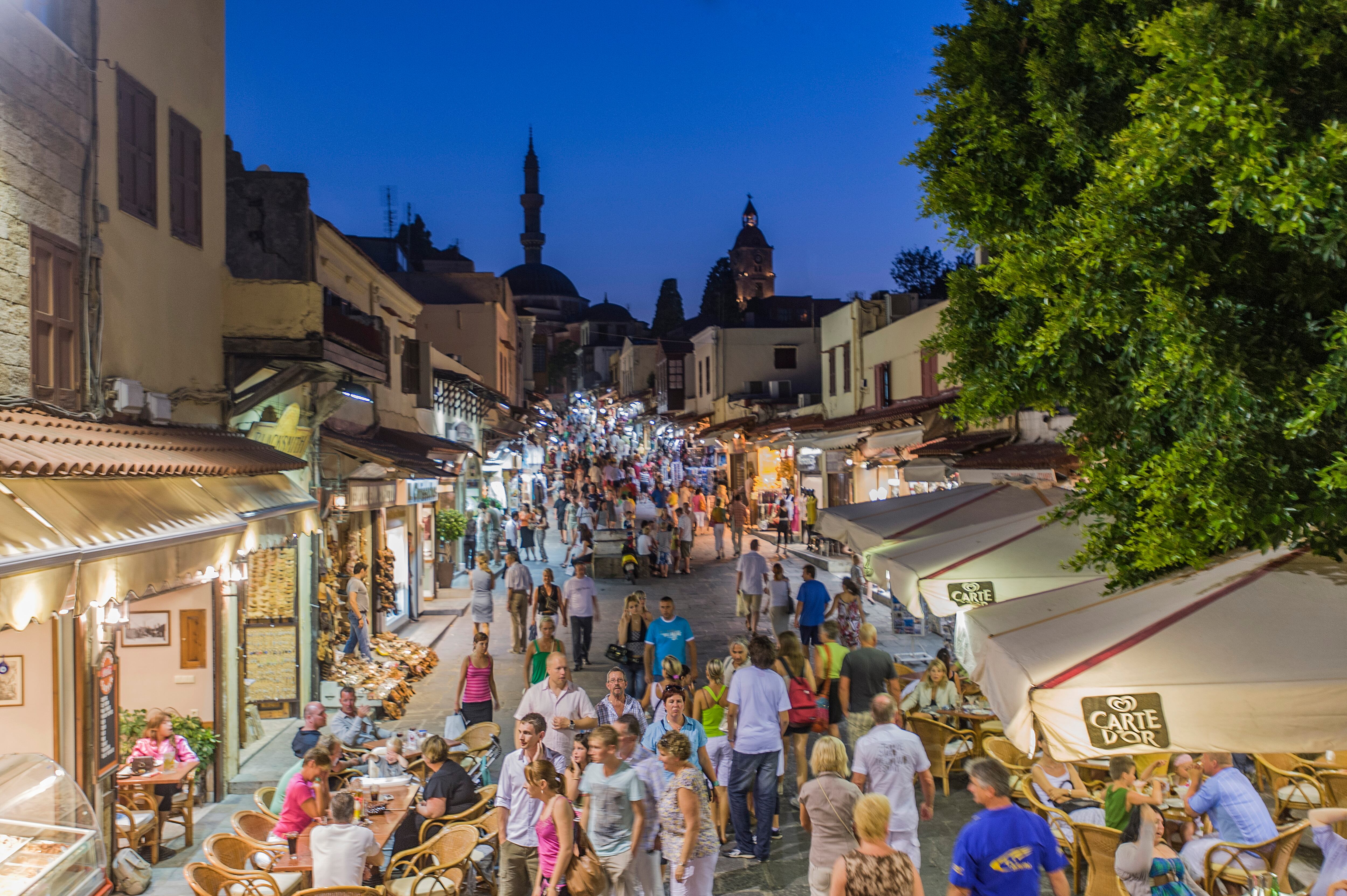 El turismo es parte fundamental de la economía griega