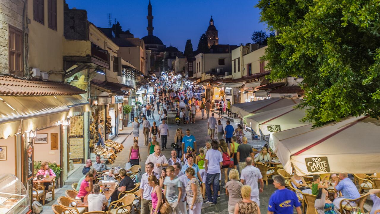 El turismo es parte fundamental de la economía griega