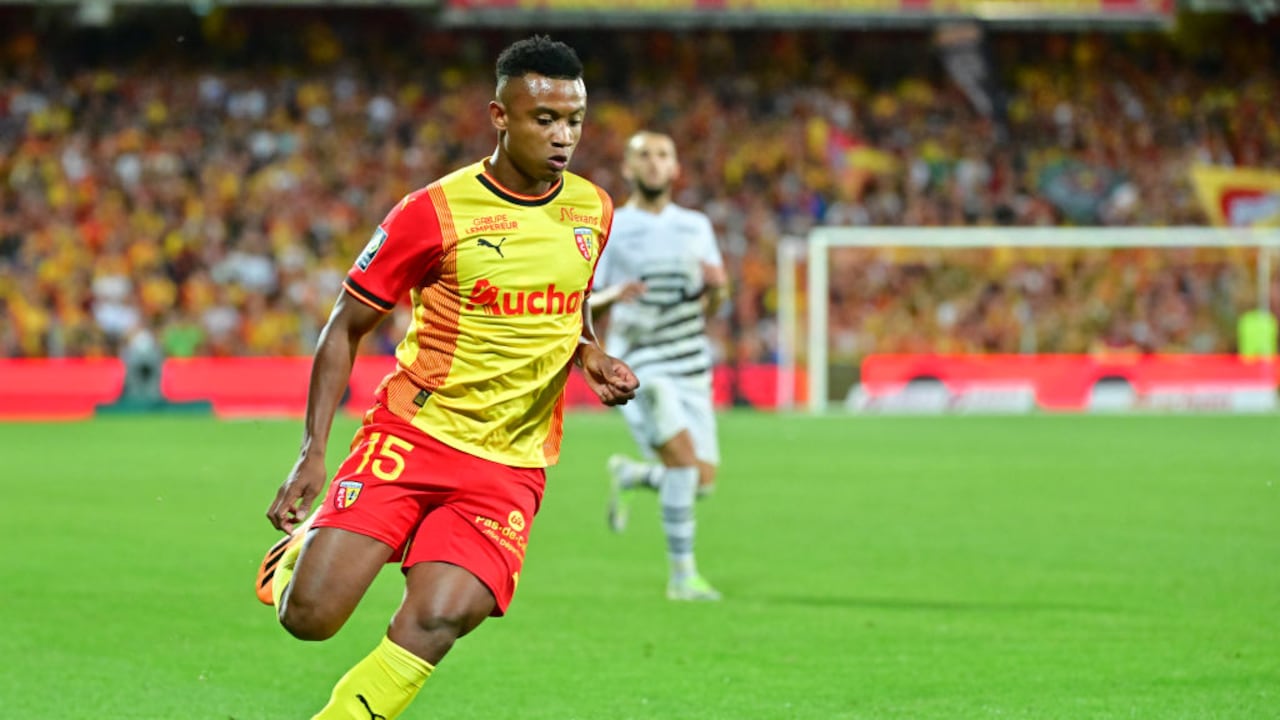 Óscar Cortés en su debut con RC Lens en la Ligue 1.