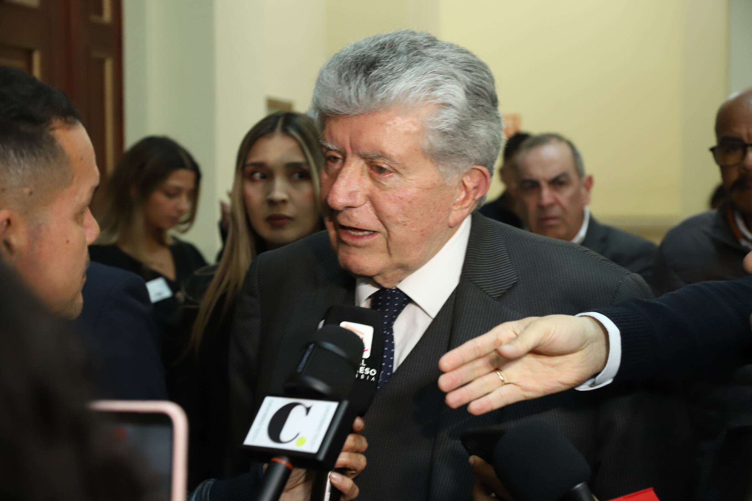 Julio César Turbay
Homenaje a póstumo al senador, Miguel Uribe Turbay.