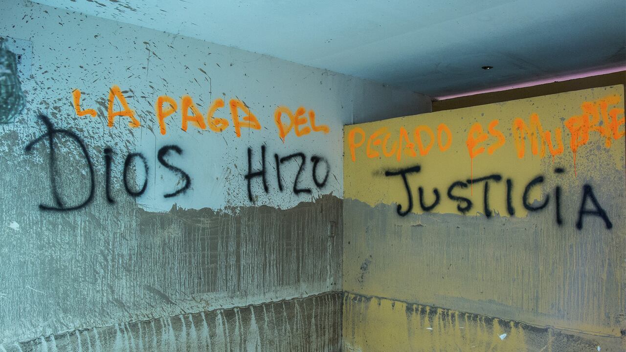 Algunas frases que se observan en las ruinas de las casas de Mocoa.