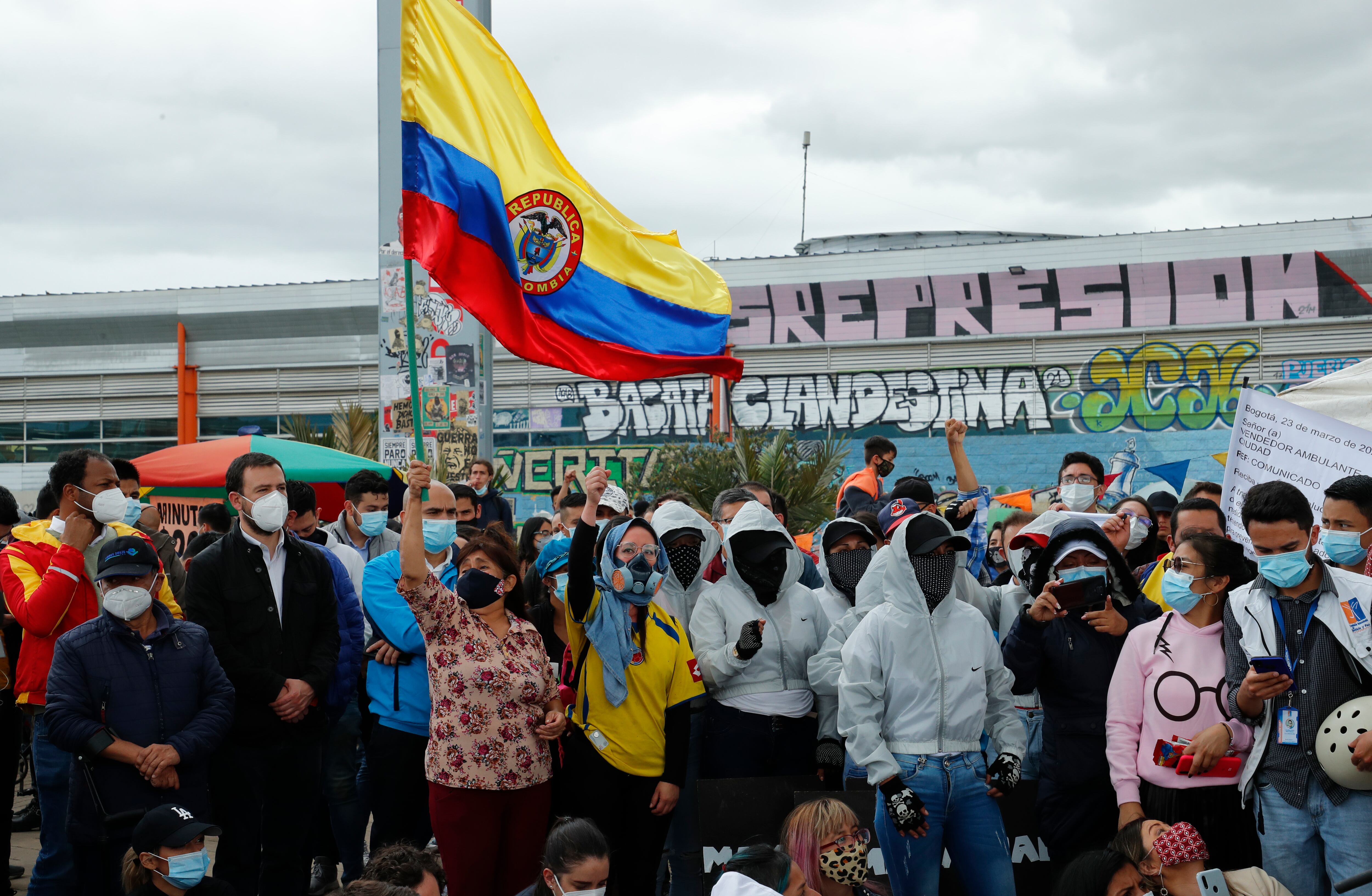 madres primera linea 
Concejo de Bogota sesión plenaria ordinaria con el proposito de escuchar a los manifestantes del Paro Nacional en la localidad de Kennedy Portal de las Americas 
Portal de la Resistencia
Bogota mayo 25 del 2021
Foto Guillermo Torres Reina / Semana