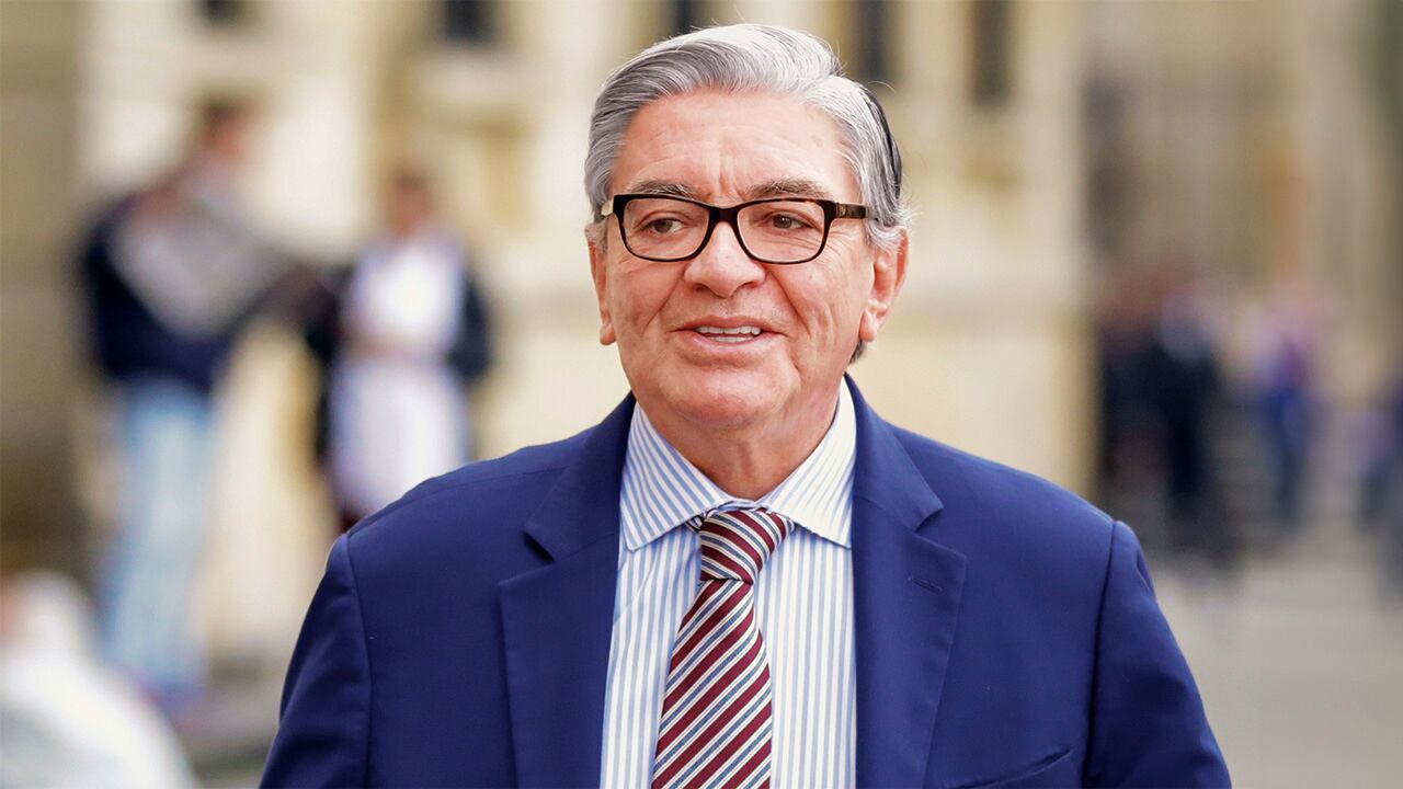 fabio valenciaExministro