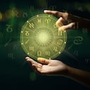 El Horóscopo consigna mensajes de aliento para las personas que lo consultan.