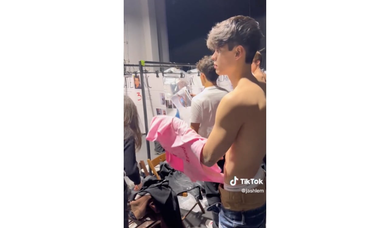 Jashlem preparándose para el desfile de la marca de ropa Dsquared2