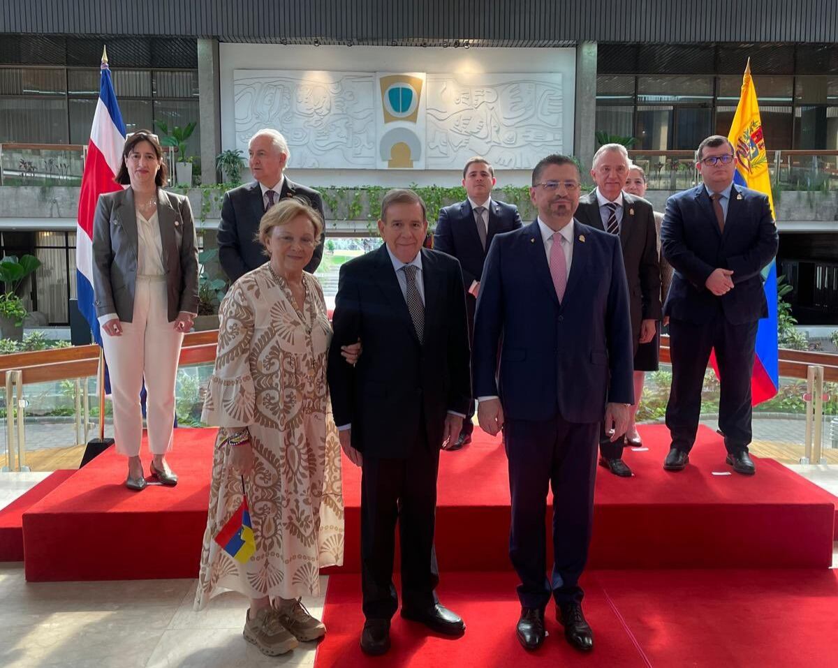 Edmundo González fue recibido por el presidente de Costa Rica, Rodrigo Chaves.