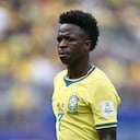 EAST RUTHERFORD, NEW JERSEY - JULY 5: Vinicius Junior #7 of Brazil looks downfield during the FIFA World Cup 2026 Round Of 16 match between Brazil and Norway at New York New Jersey Stadium on July 5, 2026 in East Rutherford, New Jersey. (Photo by Stephen Nadler/ISI Photos/ISI Photos via Getty Images)