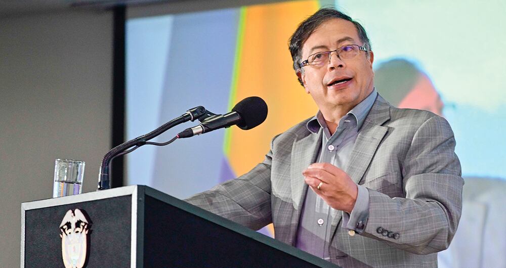   Las tres reformas sociales, laboral, pensional y a la salud, se encuentran en graves aprietos por la falta de consensos con los sectores más escépticos. Las negociaciones no surten el efecto esperado, lo que evidencia la intransigencia del Gobierno.