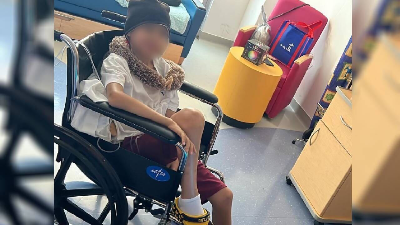 Julián Rosales pudo reencontrarse con su papá en un hospital de Miami, EE.UU. Ahora está acompañado de sus dos padres.