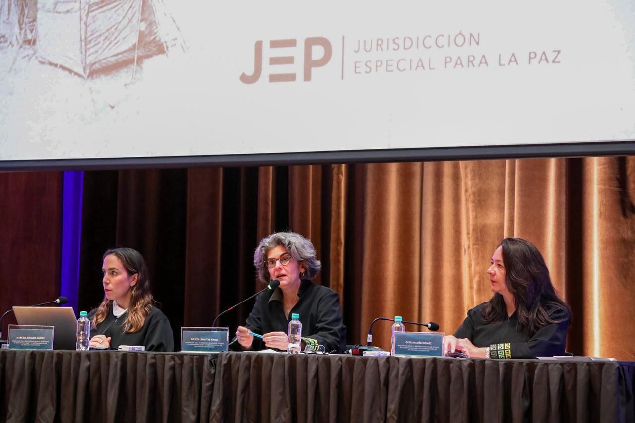 Audiencia de reconocimiento de responsabilidad de comandantes de la Guerrilla ante la JEP por secuestros en el Valle del Cauca.