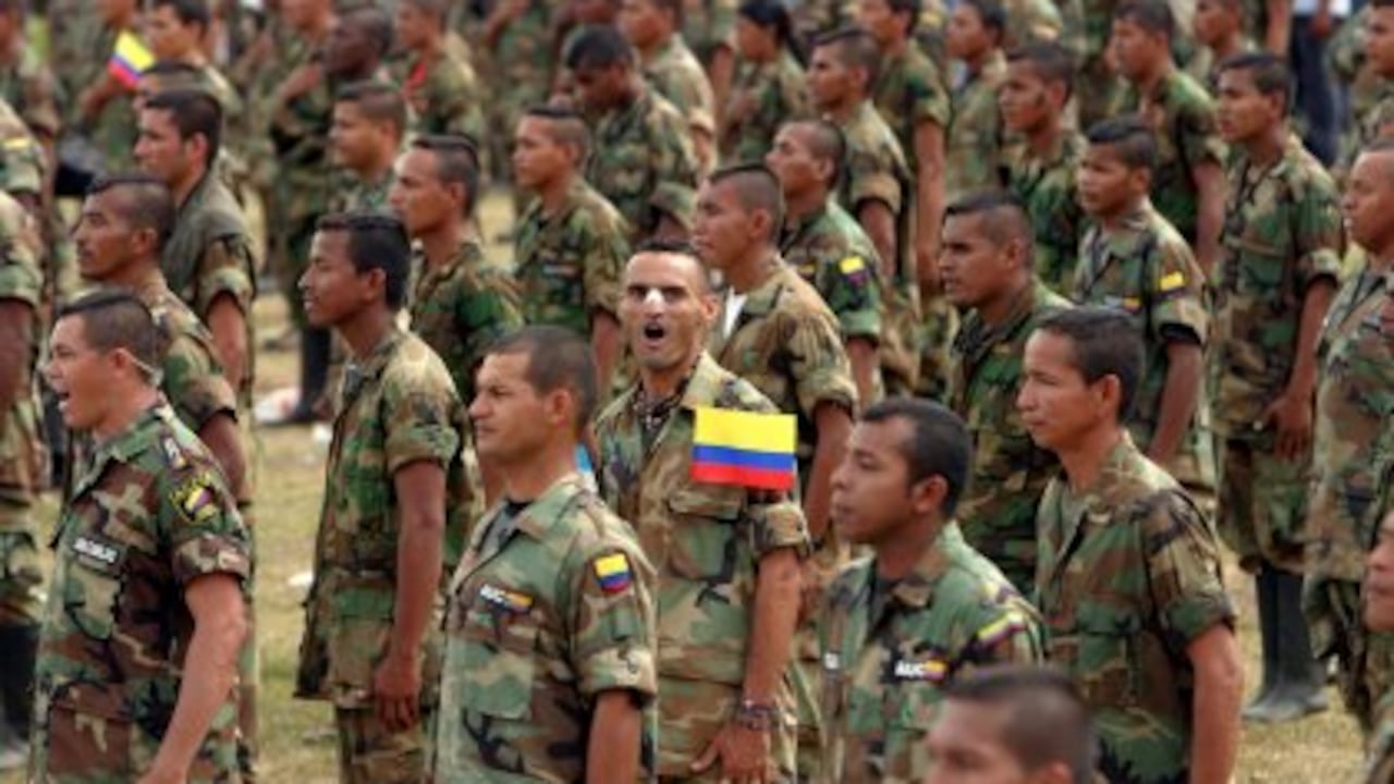 Desmovilización del las Autodefensas Campesinas del Bloque Córdoba. Enero de 2005.