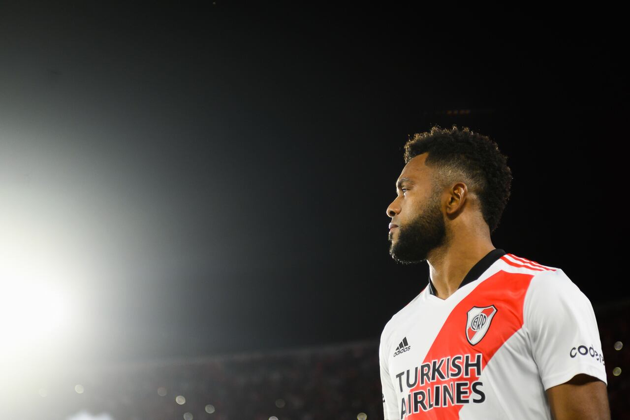 El delantero colombiano no tuvo su mejor partido ante Independiente.