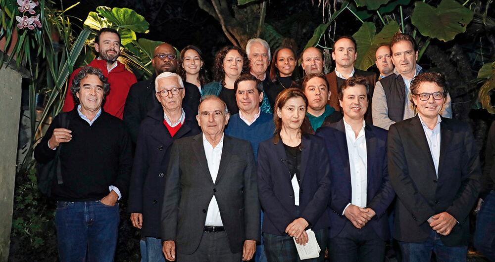  La Coalición Centro Esperanza definió su rumbo tras el cónclave de la semana pasada. El mayor logro fue la entrada de Alejandro Gaviria, tras desistir del respaldo del Partido Liberal.