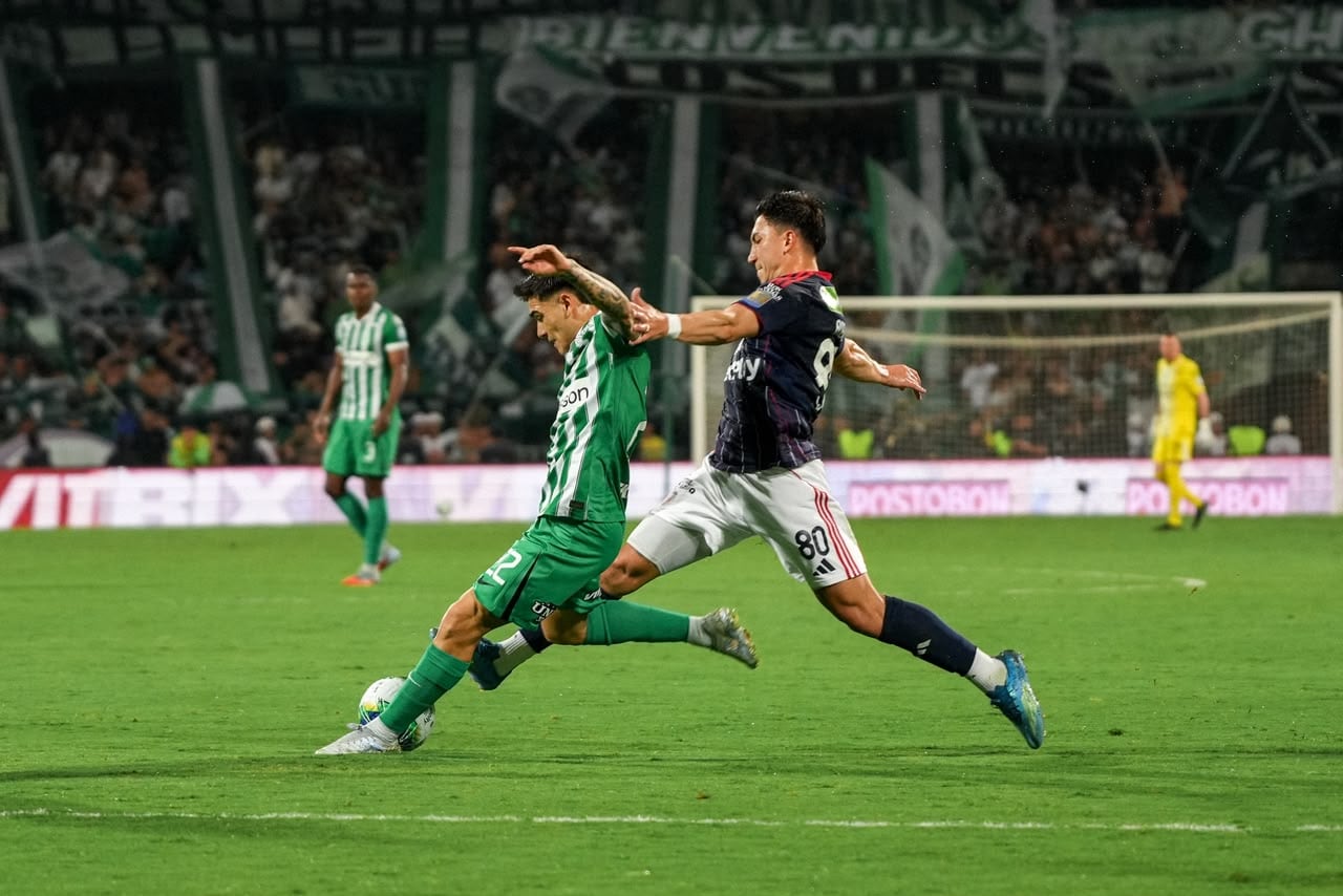 Imagen del juego entre Atlético Nacional y Junior de Barranquilla, el pasado 30 de septiembre, en Medellín.