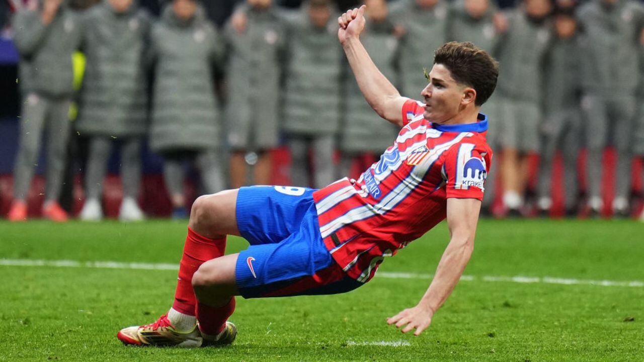 Julián Álvarez tras cobrar el penal.