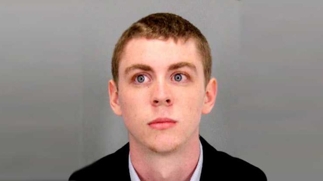 La violación ocurrió en el campus de la Universidad de Stanford, California.