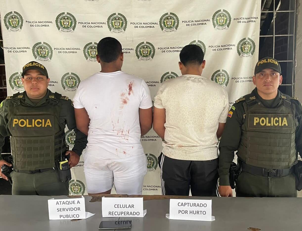 La agresión comenzó cuando dos agentes, le retienen la motocicleta a un ciudadano por la falta de documentación