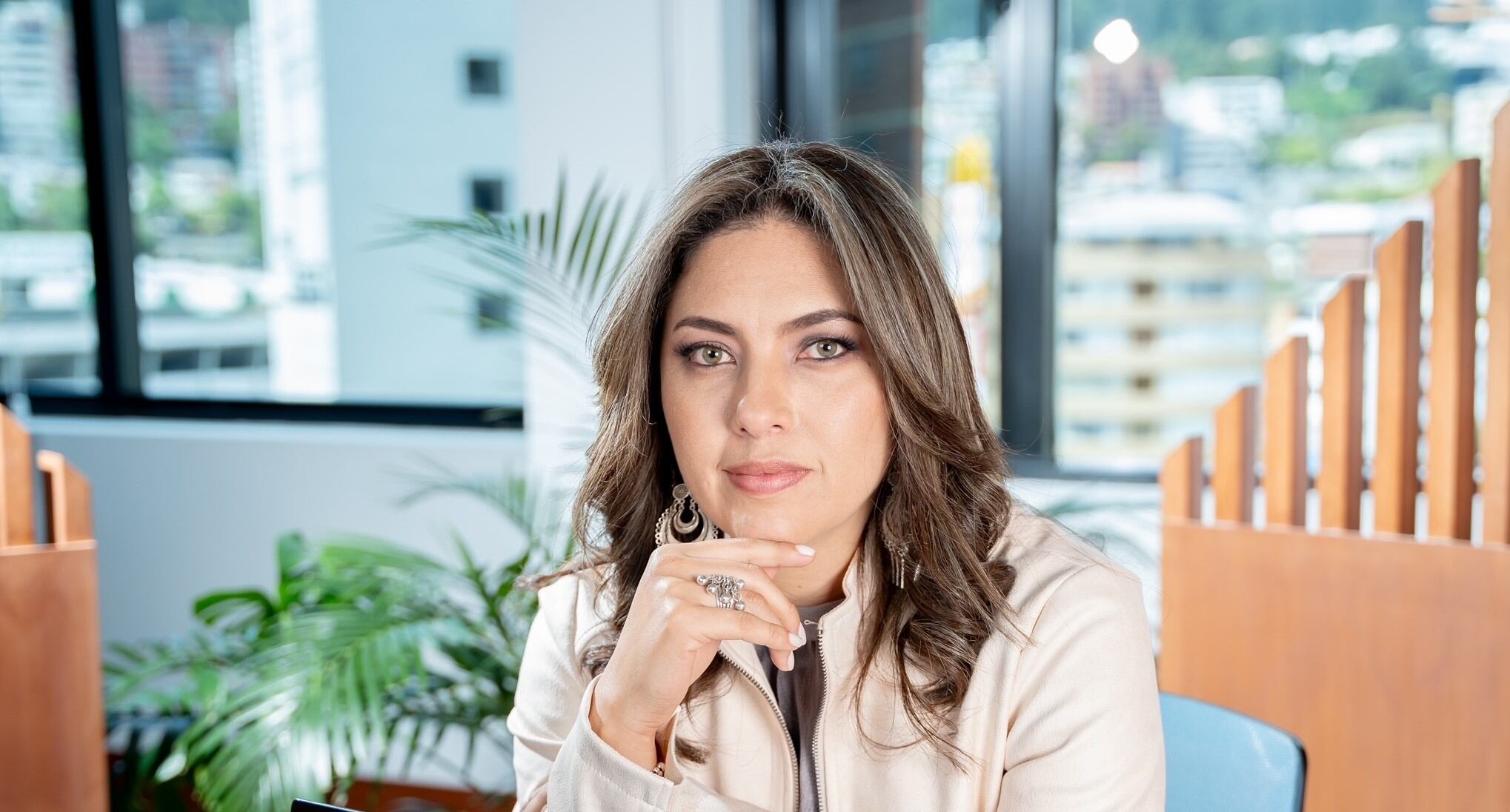 En este proceso, desde MSD hemos apostado con decisión a la investigación clínica. Hoy uno de cada cuatro estudios en el país es patrocinado por la compañía, y en Colombia operan dos centros globales de investigación clínica y gestión de datos que apoyan las operaciones mundiales.