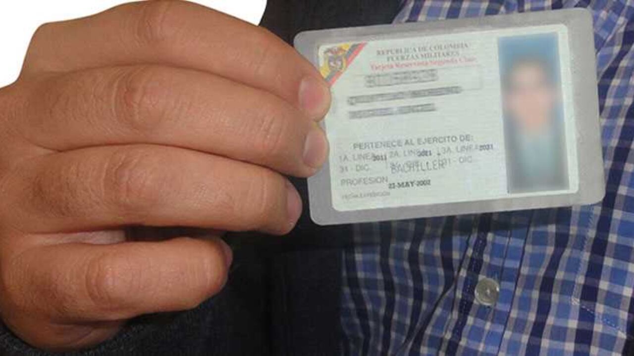 La ley establece que todo varón mayor de 18 años debe prestar el servicio militar en Colombia.