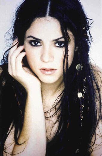 Para ‘¿Dónde están los ladrones?’ trabajaría con el legendario Emilio Estefan, que se encontraba en su mejor momento, siendo el productor que llevó la música latina a los cinco continentes.