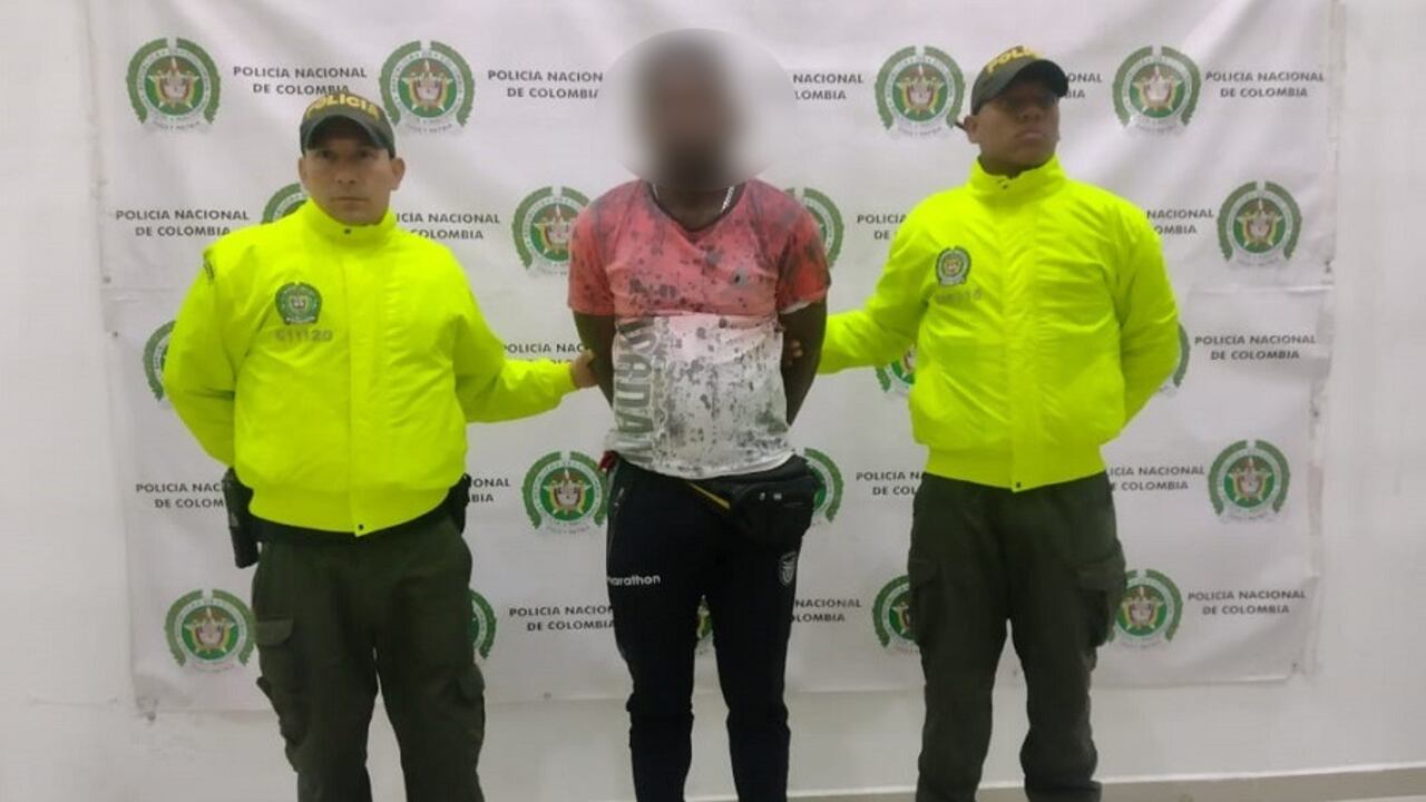 El hombre fue entregado a las autoridades colombianas en el Puente Internacional de Rumichaca.