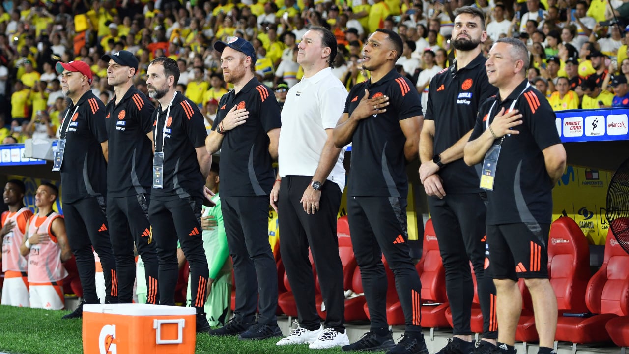 Néstor Lorenzo y todo su cuerpo técnico en Barranquilla