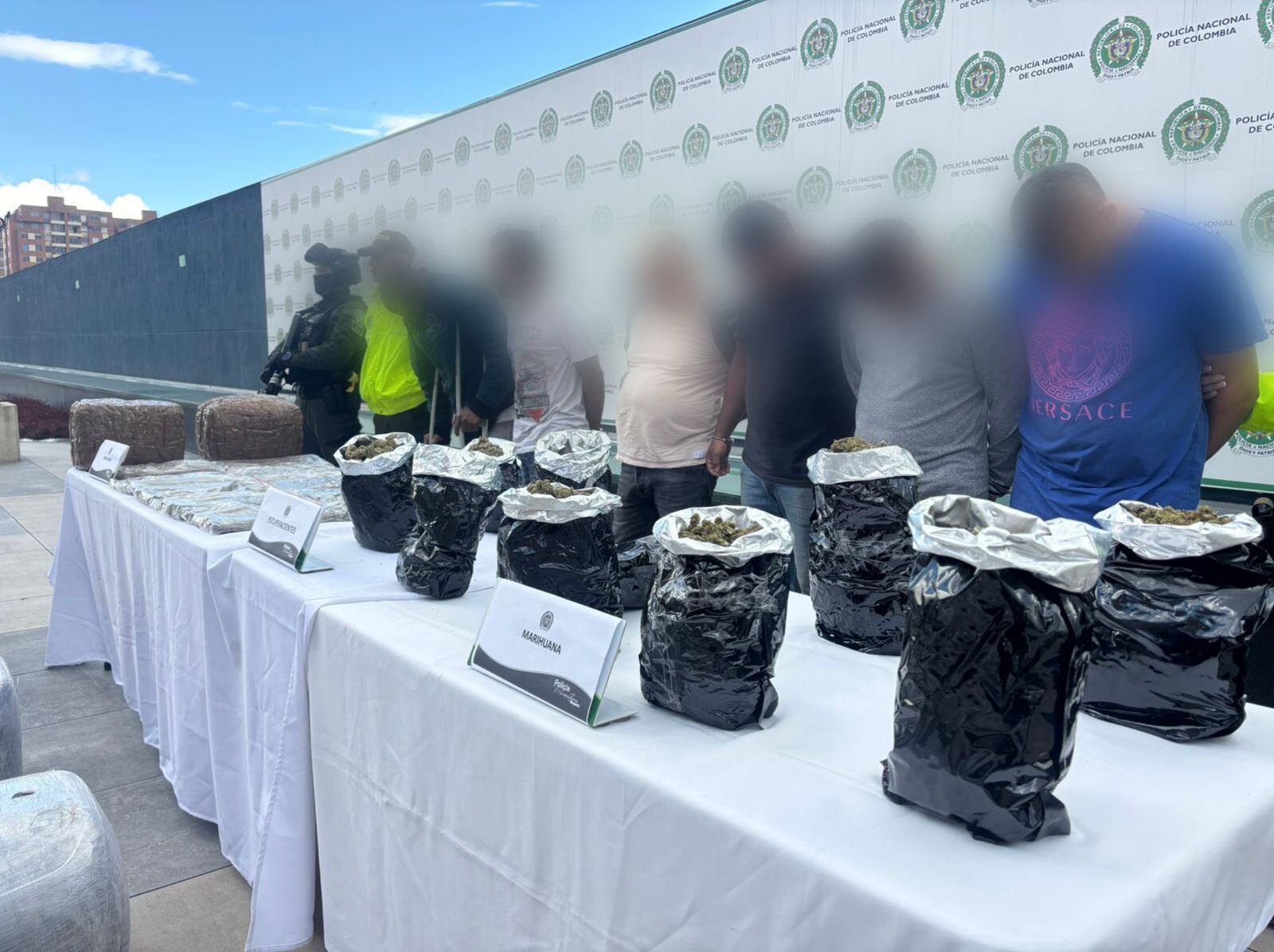 Incautación de dos toneladas de droga en Bogotá.