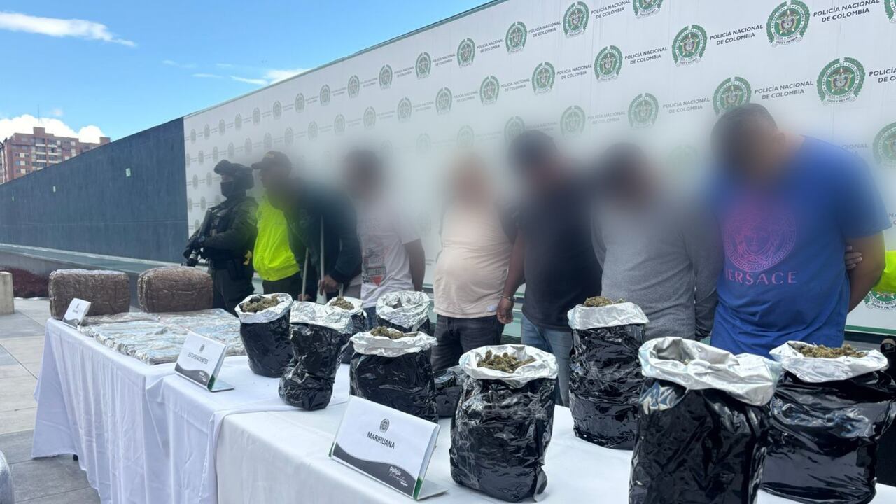 Incautación de dos toneladas de droga en Bogotá.