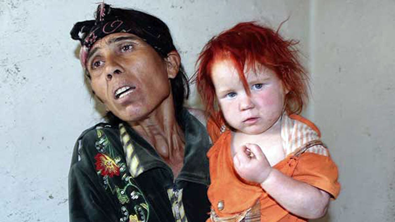 Sasha Ruseva de 38 años que supuestamente abandonó a su hija María en Grecia en su casa en Nikolaevo, en el sur de Bulgaria.