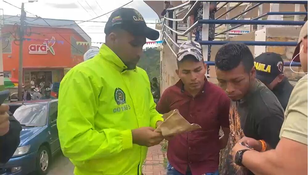 Ejército Nacional, en coordinación con Policía, capturó a 6 extorsionistas en Cundinamarca.