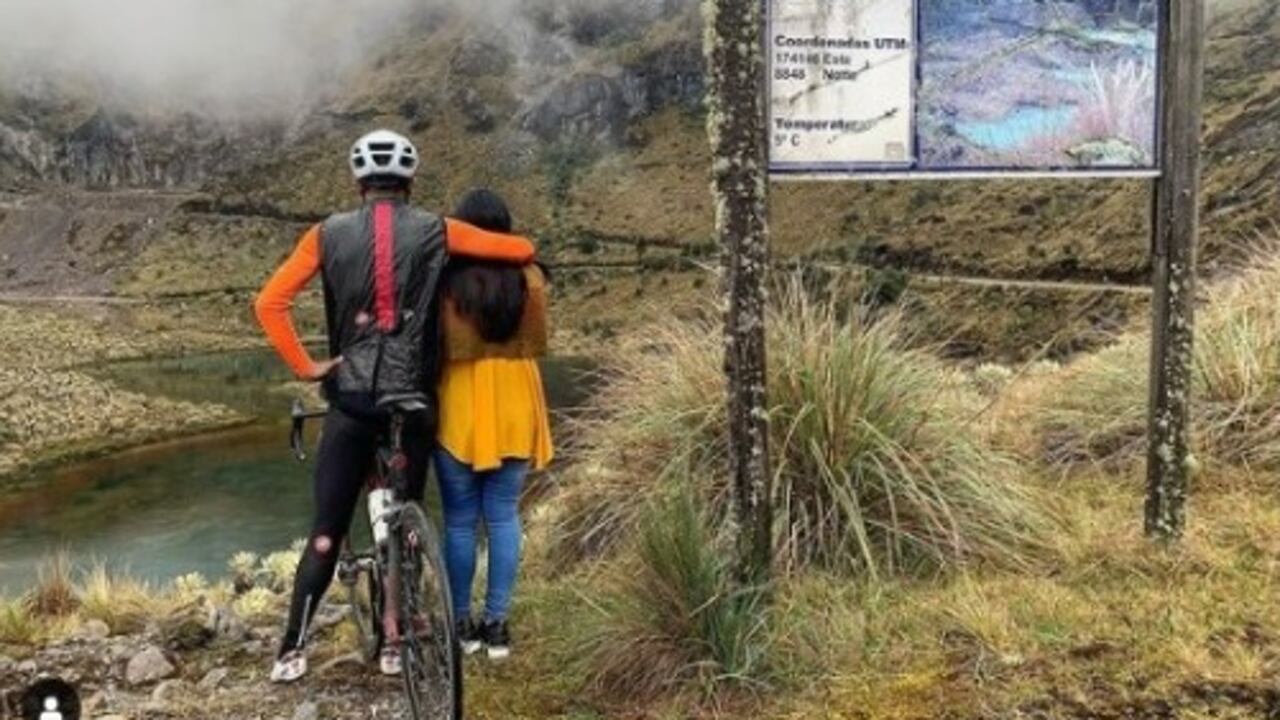 Tania Rosero, esposa de Richard Carapaz. Esta pareja se conoce desde la escuela primaria, llevan cerca de 7 años de matrimonio y tienen dos hijos.