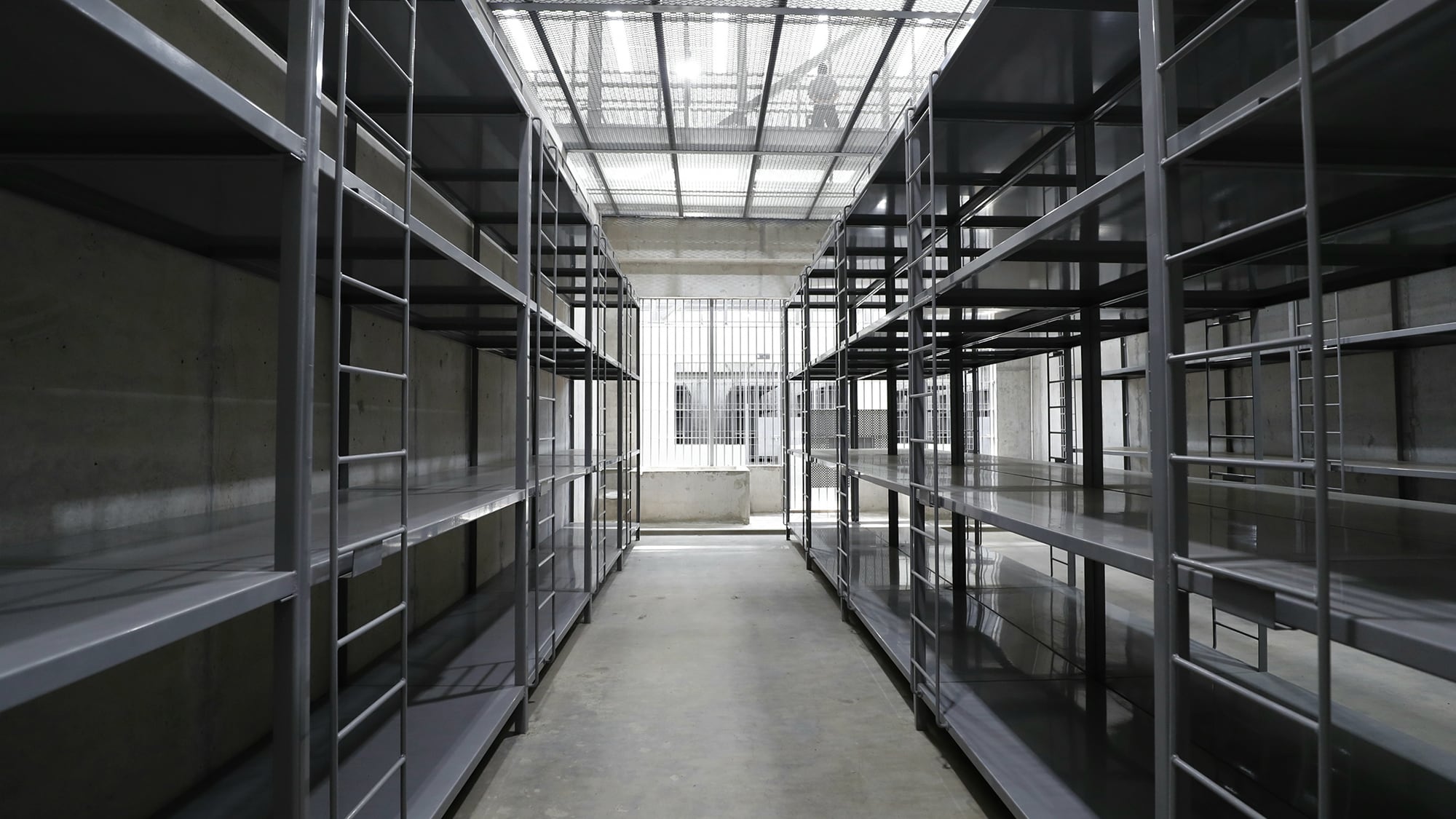 Centro de Confinamiento del Terrorismo" (CECOT)