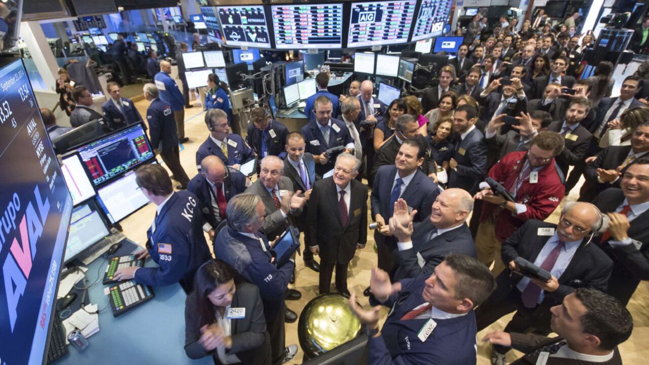 "En esta misma época el año pasado hablábamos de un 2017 ‘desenfrenado‘", recuerda Scott Wren, analista del banco Wells Fargo. "El contraste es sorprendente este año".