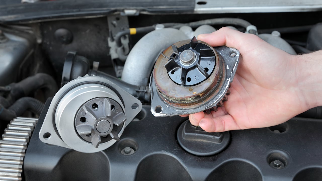 El sistema de refrigeración ayuda a mantener estable la temperatura del motor durante la conducción.
