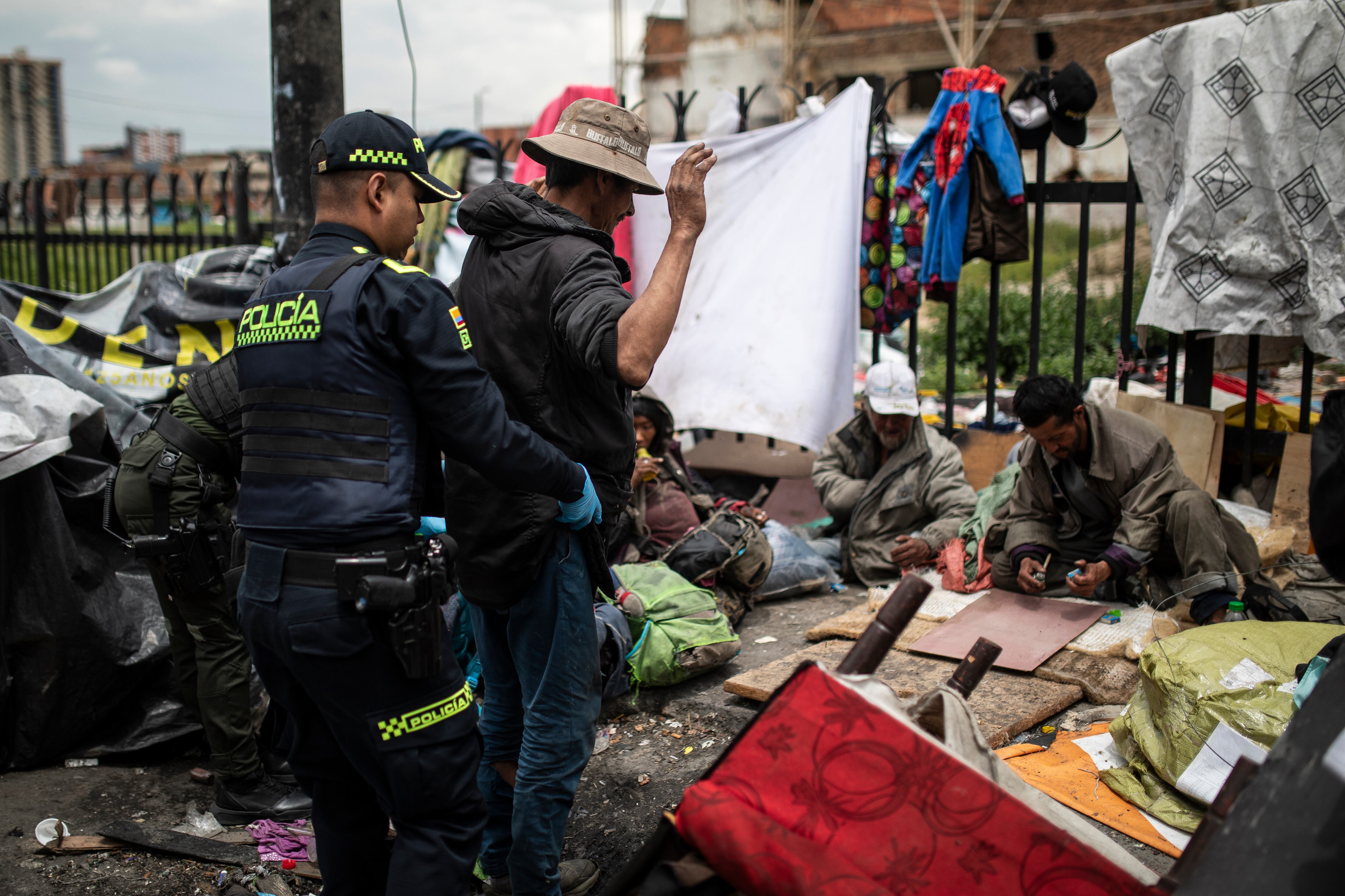 Intervención en el barrio san bernardo en el centro de Bogotá Policía Nacional