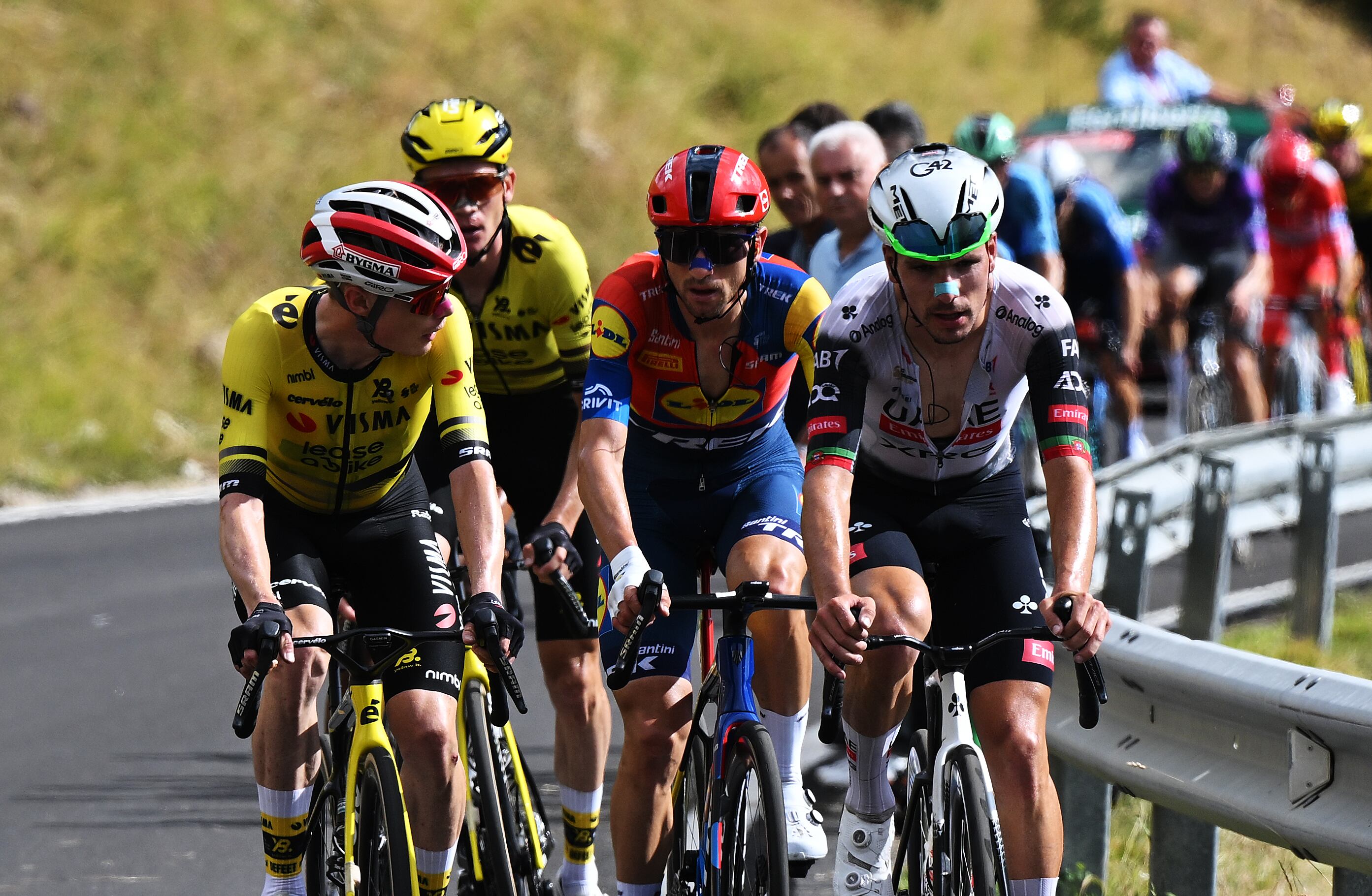 CERLER. HUESCA LA MAGIA, SPAIN - AUGUST 29: (L-R) Jonas Vingegaard of Denmark and Team Visma | Lease a Bike, Giulio Ciccone of Italy and Team Lidl - Trek and Joao Almeida of Portugal and UAE Team Emirates - XRG compete during the La Vuelta - 80th Tour of Spain 2025, Stage 7 a 188km stage from Andorra la Vella to Cerler. Huesca La Magia 1910m / #UCIWT / on August 29, 2025 in Cerler. Huesca La Magia, Spain. (Photo by Dario Belingheri/Getty Images)
